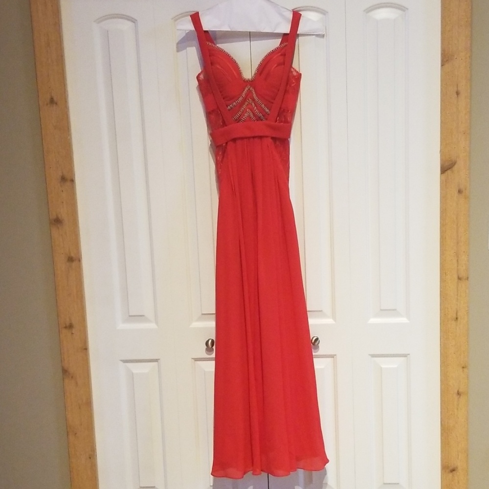 Formal Dress - Picture 2 of 4